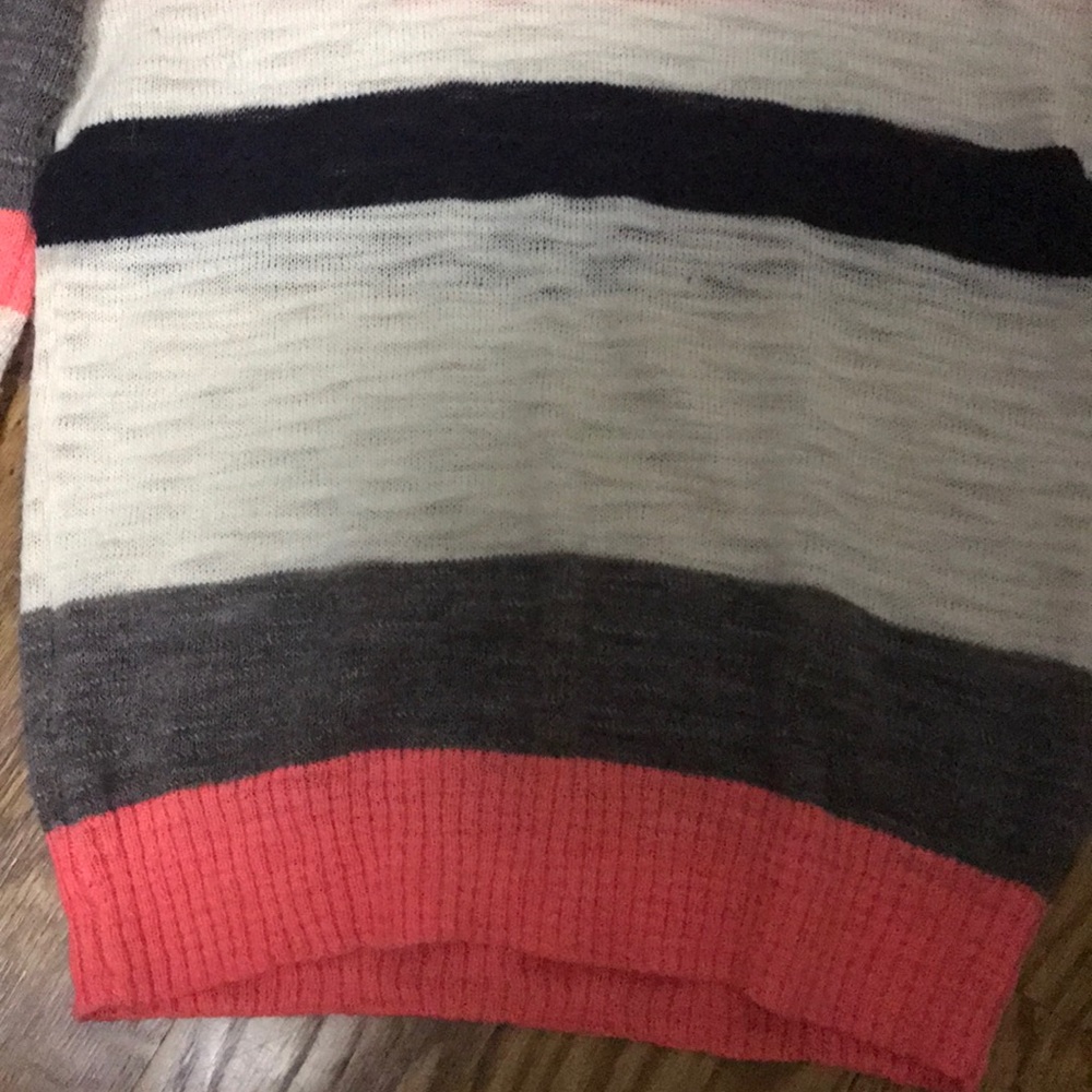 Fun sweater - Picture 2 of 4